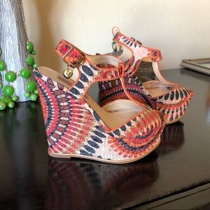 Betsey Johnson 4 in platforms